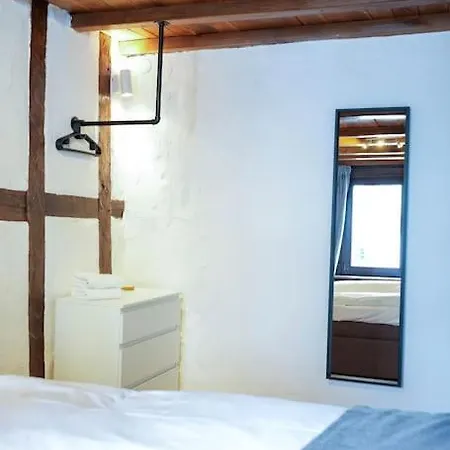Charmante Fachwerk Wohnung Mit Terrasse In Der Altstadt Koblenz  Exterior foto