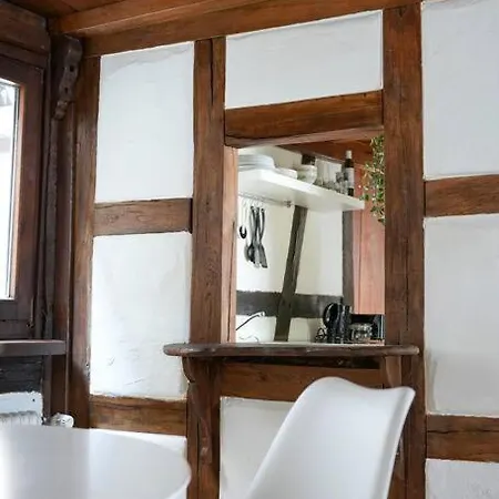 Charmante Fachwerk Wohnung Mit Terrasse In Der Altstadt Koblenz  Exterior foto